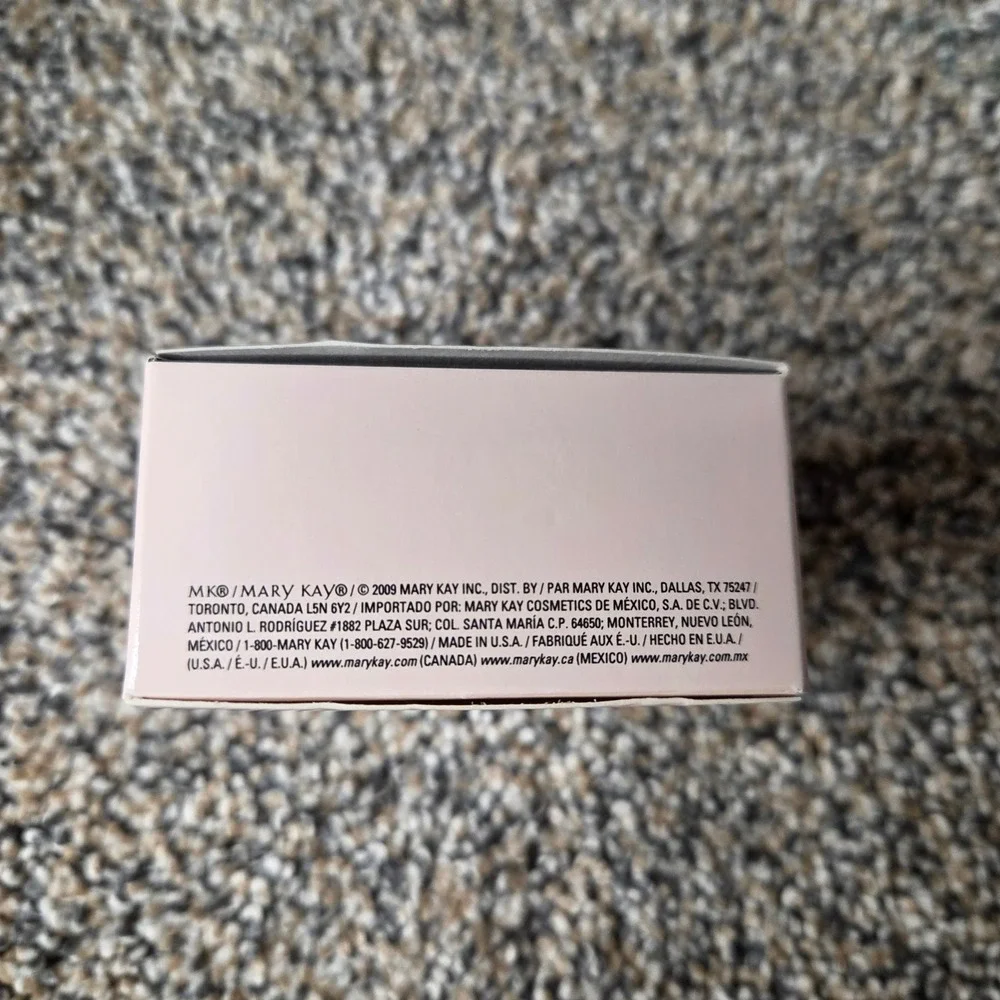 Mary Kay Mineral Powder Foundation Beige 0.5 Loose Powder 0.28 oz 8g NEW